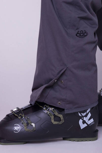 686 Infinity Insulated Cargo (charcoal) snowboard pants