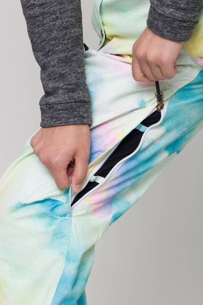686 Harper Bib (hello kitty cloud tie dye) snowboard pants