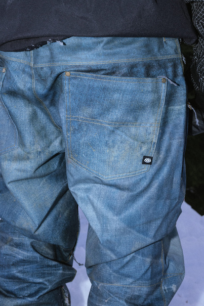 Spodnie snowboardowe 686 Deconstructed™ (indigo denim)