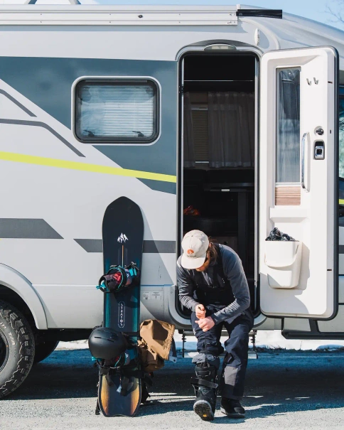 JONES Mercury FASE® (blue art) snowboard bindings